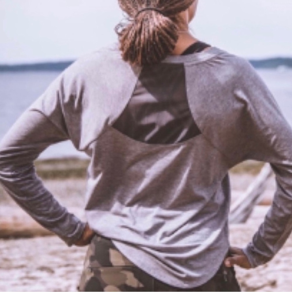 Athleta Topanga Mesh Back Panel Athletic Workout Top Gray L
